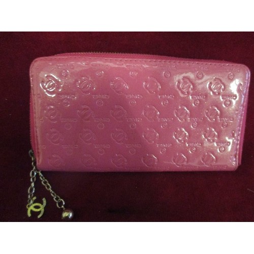 77 - LARGE BUBBLEGUM PINK PURSE/ WALLET. CHANEL STYLE.