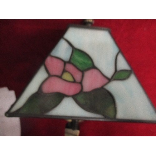 105 - SMALL TABLE LAMP WITH TIFFANY-STYLE GLASS SHADE. GWO.