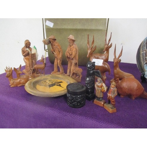 109 - VINTAGE WOODEN TREEN ITEMS. LOVELY CARVED FIGURES OF PEOPLE AND ANIMALS. INCLUDES A LADY AT THE SPIN... 