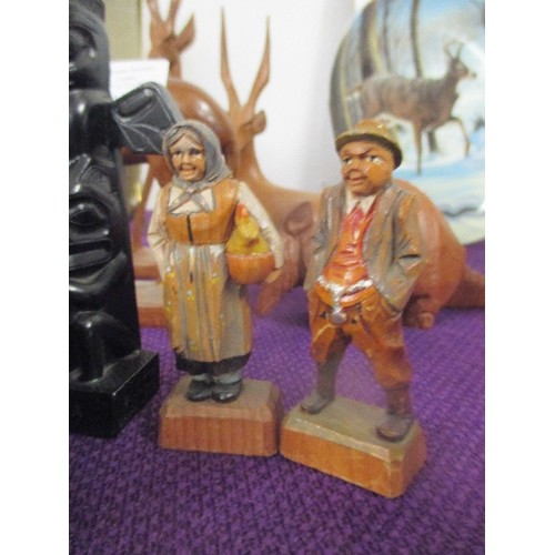 109 - VINTAGE WOODEN TREEN ITEMS. LOVELY CARVED FIGURES OF PEOPLE AND ANIMALS. INCLUDES A LADY AT THE SPIN... 