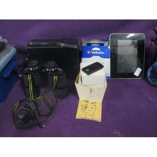 111 - MIRANDER WIDE ANGLE 10 X 50 WIDE BINOCULARS, ALSO A KTEC DIGITAL PHOTO FRAME, POWER LEAD AND REMOTE.... 