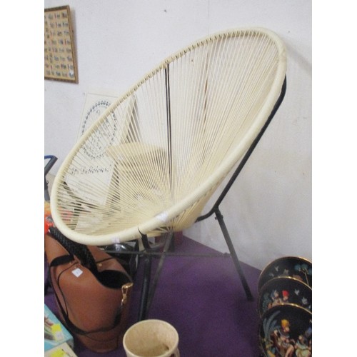 124 - RETRO VINTAGE ACAPULCO STRING CORD CHAIR, IN IVORY, ON BLACK FRAME.