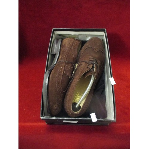 128 - SAMUEL WINDSOR HAND-MADE SUEDE BROGUES. SIZE 9. CHOCOLATE BROWN. IN BOX. WITH SHOE TREES.