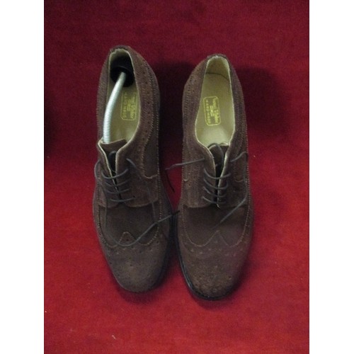 128 - SAMUEL WINDSOR HAND-MADE SUEDE BROGUES. SIZE 9. CHOCOLATE BROWN. IN BOX. WITH SHOE TREES.