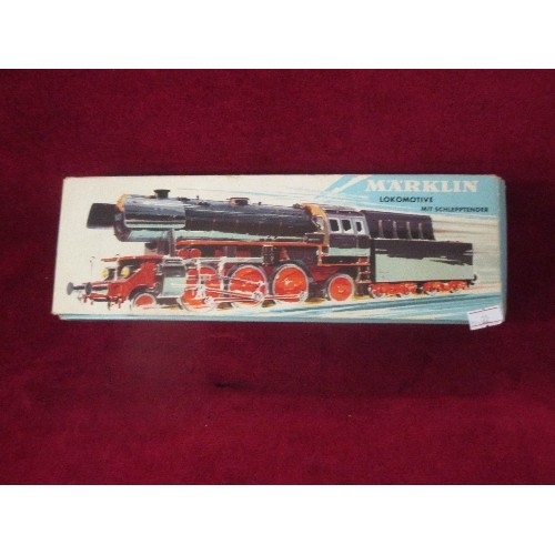 135 - MARKLIN MODEL 3005 TRAIN/LOCOMOTIVE. ENGINE WITH SEPARATE TENDER. ORIGINAL BOX, AND LEAFLET.