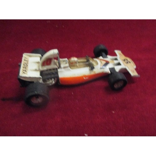 158 - 4 X VINTAGE FORMULA ONE MODEL RACING CARS, MAINLY CORGI. CONTAINED IN WOODEN BOX.