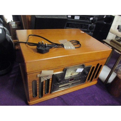 160 - LARGE RETRO-STYLE CD PLAYER, TURNTABLE AND RADIO. THE WOODEN CABINET LOOKS TO BE IN GOOD CONDITION.