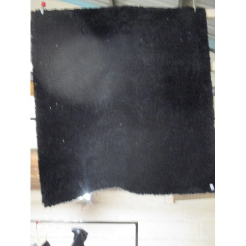 153 - BLACK SHAGGY RUG 150 X 240CM. DUNELM.