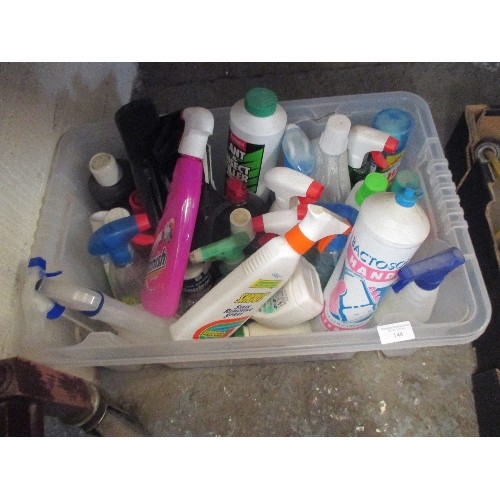 148 - LARGE BOX OF UNDER-SINK KITCHEN ITEMS, CLEANING STUFF, ANT KILLER, SHOUT, VANISH, ROLL OF BLACK BIN ... 