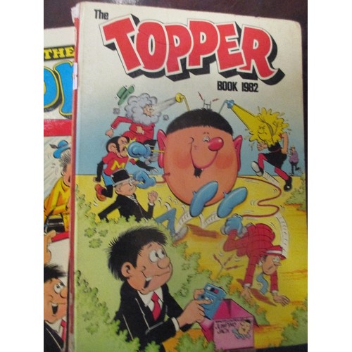 174 - 5 VINTAGE COLLECTORS ANNUALS. TIGER 1979, TOPPER 1982, TOPPER 1984, TOPPER 1987, BEANO 1997.