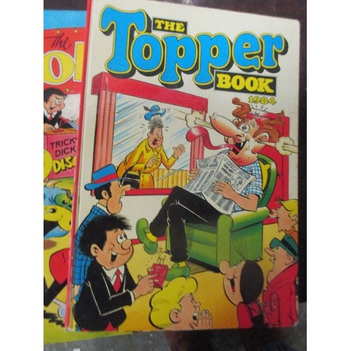 174 - 5 VINTAGE COLLECTORS ANNUALS. TIGER 1979, TOPPER 1982, TOPPER 1984, TOPPER 1987, BEANO 1997.