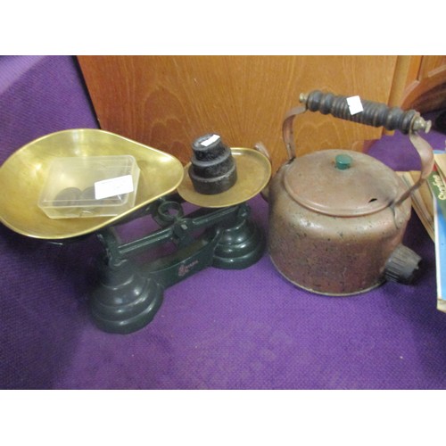 167 - VINTAGE LIBRASCO WEIGHING SCALES, IN DARK GREEN, WITH 11 GRADUATED IMPERIAL WEIGHTS. BRASS SCOOP. TO... 