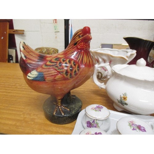 342 - MIXED LOT OF CHINA, GLASS & ORNAMENTS. INCLUDES A PAINTED TERRACOTTA HEN, LEAF EGG CUPS, BISCUIT BAR... 