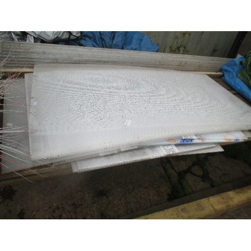 651 - QUANTITY OF CORREGATED SHEETS