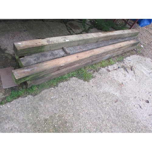 652 - 7 4X4 2.4 METRES WOODEN FENCE POSTS