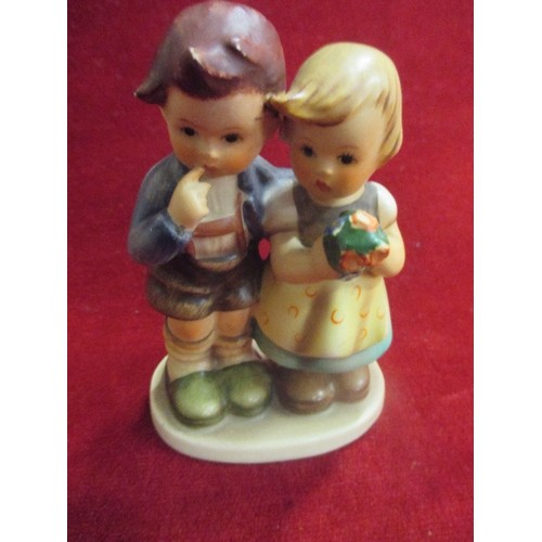 9 - GOEBEL HUMMEL WEST GERMANY FIGURE OF BOY AND GIRL WITH FLOWERS - 10CM