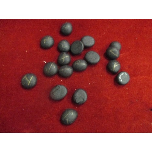 39 - OBSIDIAN STONE RUNE SET IN A BAG - 18 STONES