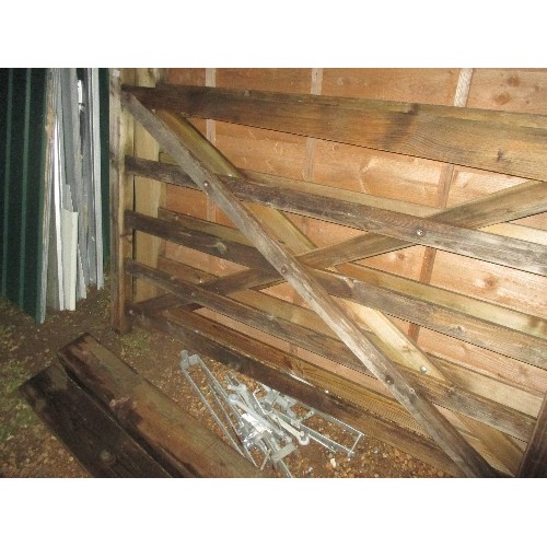 656 - PAIR OF WOODEN CROSS BAR GATES FOR A 12FT OPENING WITH GATE POSTS AND FITTINGS