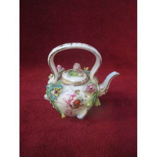 33 - A BEAUTIFUL MID 19TH CENTURY MINIATURE PORCELAIN TEAPOT AND COVER WITH HANDPAINTED FLORAL DESIGN AND... 