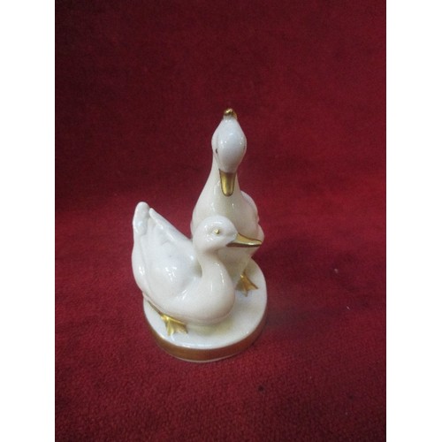 32 - A MID CENTURY GERMAN PORCELAIN GROUP OF GEESE IN WHITE AND GILT - BY SANDIZELL, HOFFNER & CO, SAXONY... 