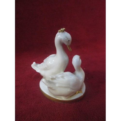 32 - A MID CENTURY GERMAN PORCELAIN GROUP OF GEESE IN WHITE AND GILT - BY SANDIZELL, HOFFNER & CO, SAXONY... 