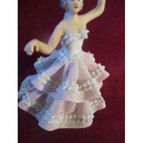 30 - A FINE CIRCA 1950'S DRESDEN PORCELAIN FIGURE OF A BALLROOM DANCER. WITH DOUBLE 