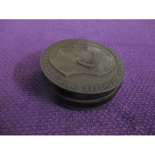 67 - GORING LUFTWAFFE SNUFF BOX. SLIGHT DAMAGE TO RIM OF LID.