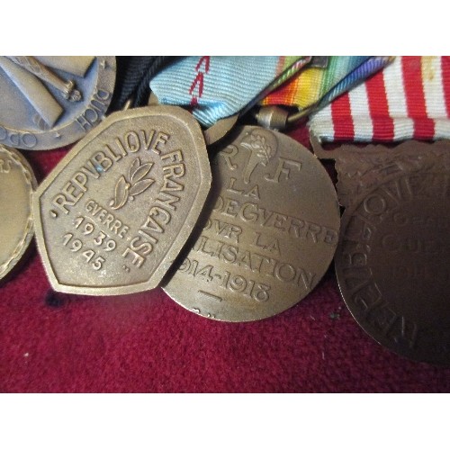 58 - COLLECTION OF FRENCH MEDALS 
WWI Volunteer Combatant’s Cross (Croix du Combattant Volontaire), 1914-... 