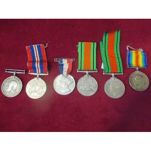 59 - COLLECTION OF WWI & WWII MEDALS
2 WWI British War Silver Medal 1914-1918 GeorgeV
ISSUED TO 
144016 G... 