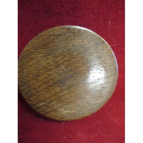 55A - AN OAK TRINKET BOX WITH A LOT OF HISTORY.  A PRINTED PAPER INSERTED IN THE LID UNDER GLASS. TO PARAP... 