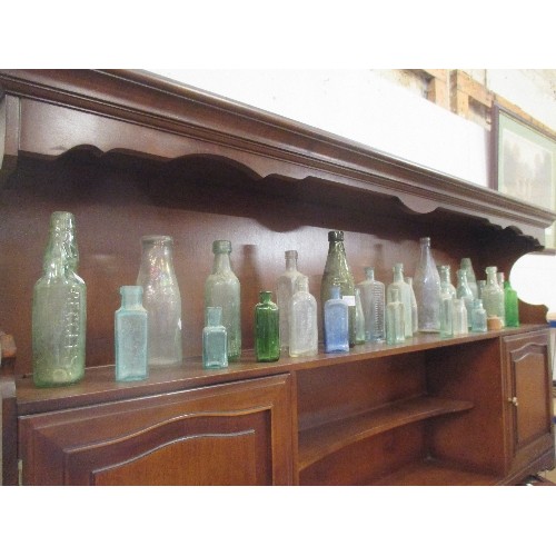 511 - GOOD COLLECTION OF ANTIQUE AND VINTAGE BOTTLES - INCLUDING MORGANS NORWICH, FORSTER MOORE NORWICH, A... 