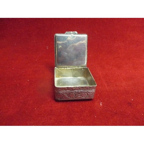 11A - MICRO MOSAIC OF FLOWERS ON SILVER METAL BOX MADE IN ITALY