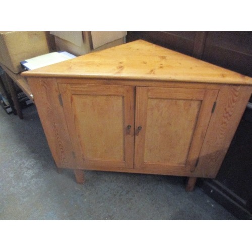 513 - VINTAGE PINE KITCHEN CORNER CUPBOARD - 110CM W X 90CM H