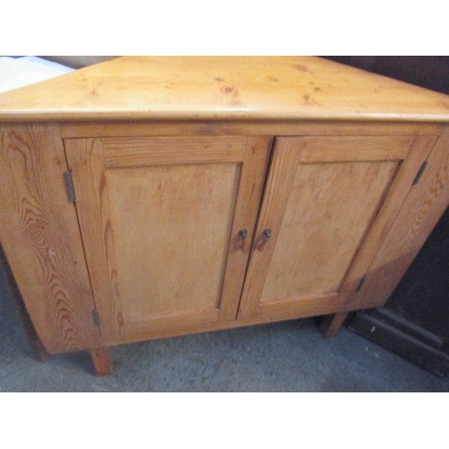 513 - VINTAGE PINE KITCHEN CORNER CUPBOARD - 110CM W X 90CM H