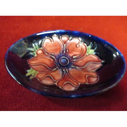 9B - MOORCROFT HIBISCUS PATTERN VASE WITH GOLD PAPER LABEL  AND A VINTAGE PIN DISH WITH IMPRESSED MARKS