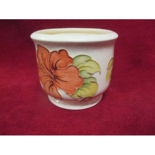 9C - MOORCROFT PINK HIBISCUS PATTERN SMALL PLANTER WITH IMPRESSED MARKS AND A SILVER PAPER LABEL. 11CM DI... 