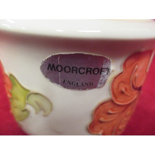 9C - MOORCROFT PINK HIBISCUS PATTERN SMALL PLANTER WITH IMPRESSED MARKS AND A SILVER PAPER LABEL. 11CM DI... 