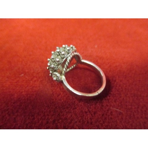 15F - A HIGH GRADE (950) SILVER RING ENCRUSTED WITH INTRICATE FLOWER CLUSTER DESIGN - PROBABLY INDIAN - 4.... 