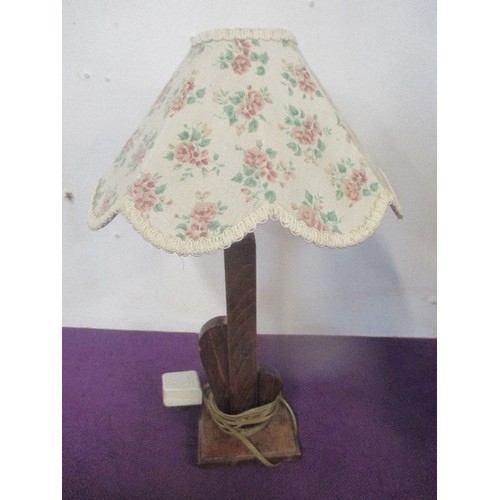 100 - UNUSUAL VINTAGE WOODEN DECO TABLE LAMP BASE. WITH ROSE DETAIL SHADE ON CREAM BACKGROUND.