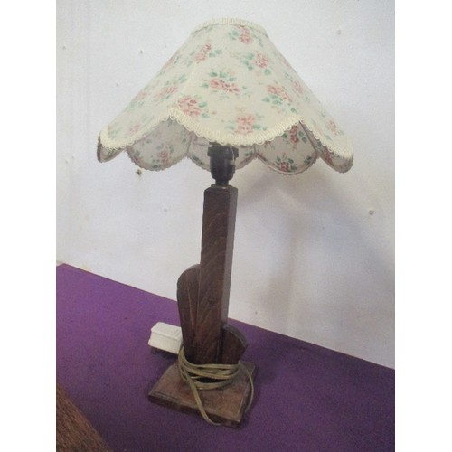 100 - UNUSUAL VINTAGE WOODEN DECO TABLE LAMP BASE. WITH ROSE DETAIL SHADE ON CREAM BACKGROUND.