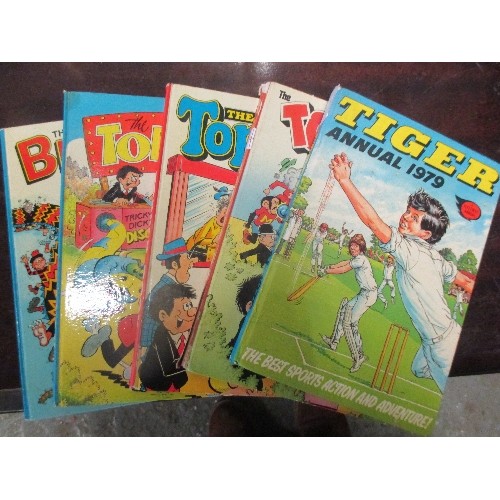 201 - 5 VINTAGE COLLECTORS ANNUALS. TIGER 1979, TOPPER 1982, TOPPER 1984, TOPPER 1987, BEANO 1997.