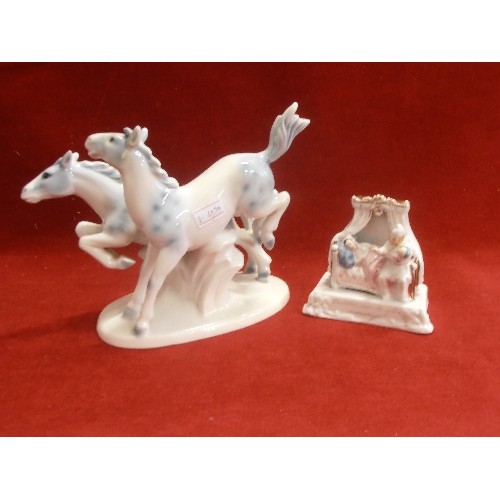 137 - RARE GEROLO & CO WEST GERMANY PORCELAIN HORSES IN DAPPLED GREY / BLUE AND WHITE TOGETHER WITH A VICT... 