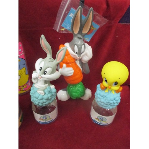 267 - 7 X RARE LOONEY TIUNES ITEMS FROM EARLY TO LATE 1990'S INC CANDY CORN TIN, 2 X BABY BATH & SHAMPOO B... 