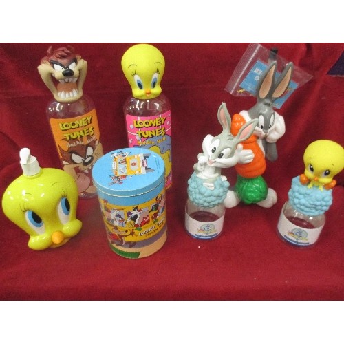 267 - 7 X RARE LOONEY TIUNES ITEMS FROM EARLY TO LATE 1990'S INC CANDY CORN TIN, 2 X BABY BATH & SHAMPOO B... 