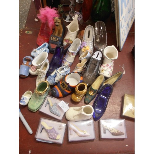 239 - DECORATIVE SHOE COLLECTION. APPROX 30 SHOES.  VARIOUS STYLES AND MAKES, INC 4 BOXED SHOES FROM 'THE ... 