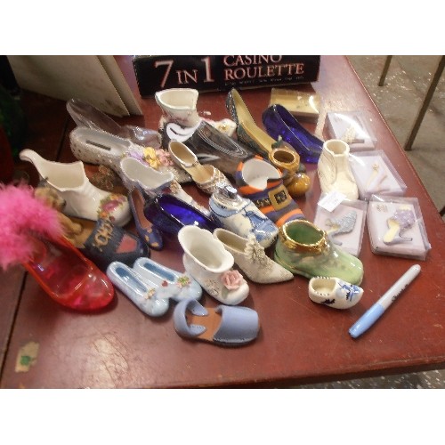 239 - DECORATIVE SHOE COLLECTION. APPROX 30 SHOES.  VARIOUS STYLES AND MAKES, INC 4 BOXED SHOES FROM 'THE ... 