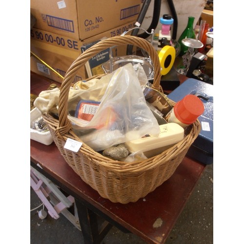 260 - VINTAGE WICKER SHOPPING BASKET FULL OF SHOE SHINE BRUSHES AND PRODUCTS