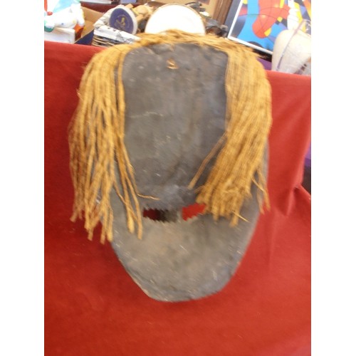 277 - LARGE VINTAGE AFRICAN WALL MASK WITH STRING HAIR