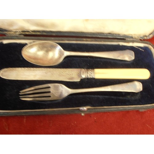 288 - KNIFE FORK AND SPOON SET IN A FITTED CASE