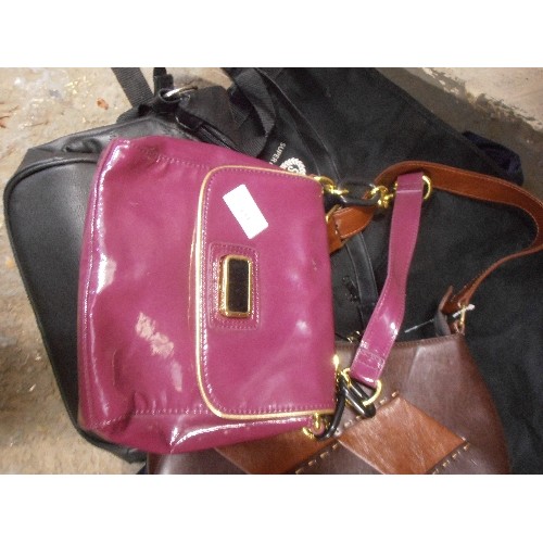 154 - 3 HANDBAGS, INC A PINK PATENT, A BROWN 'LEATHER, A BLACK PATCHWORK. ALSO A HOLDALL AND A WHEELED SHO... 